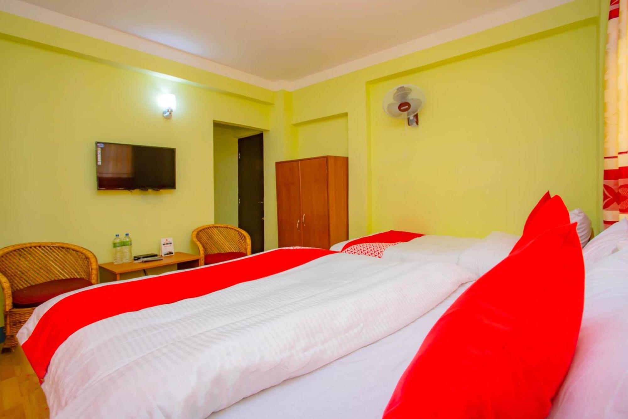 Oyo 589 Hotel Trimurti Kathmandu Exteriör bild