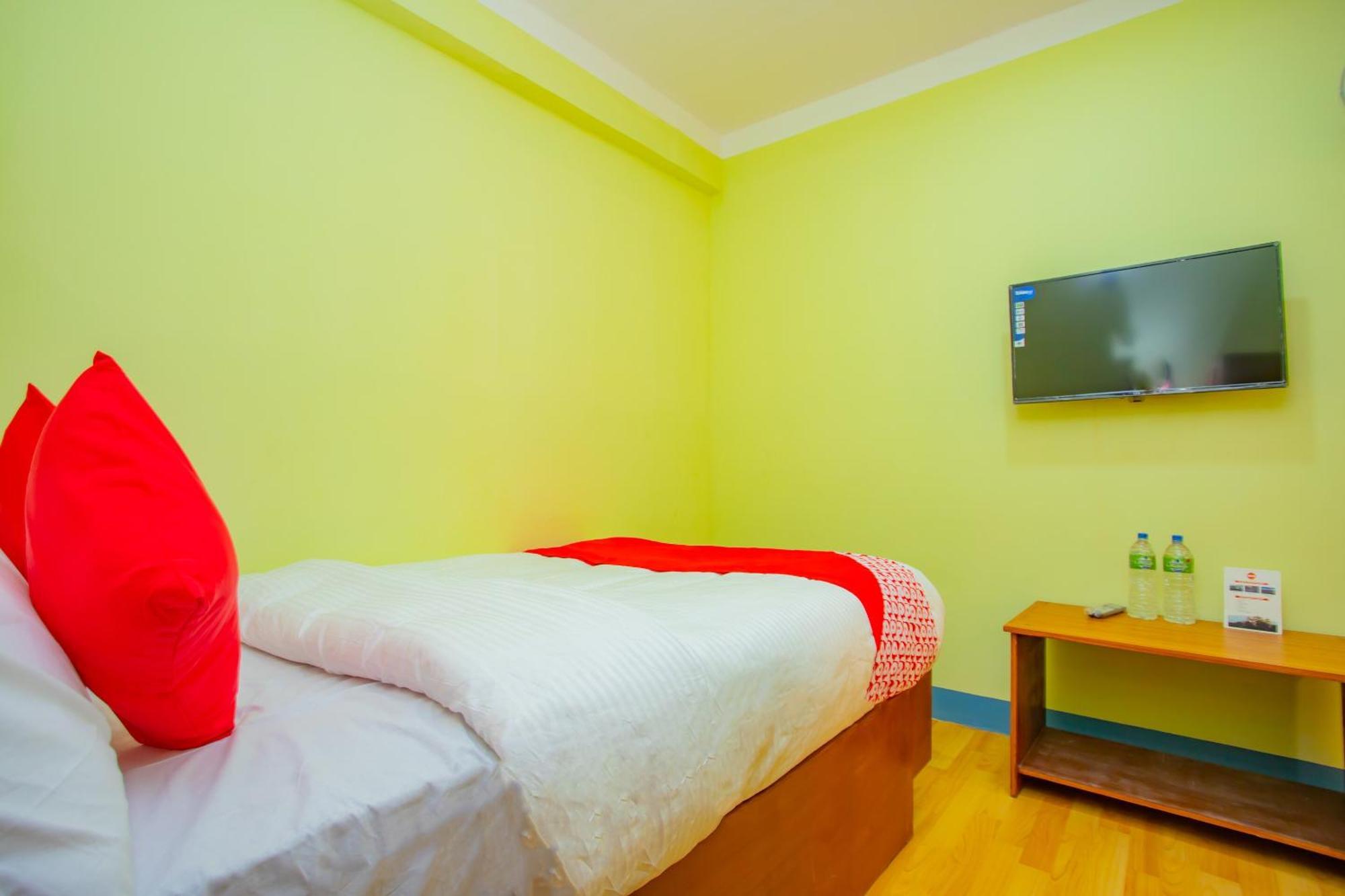 Oyo 589 Hotel Trimurti Kathmandu Exteriör bild